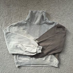 Abercrombie Essential Sunday Cropped Sweatshirt xs